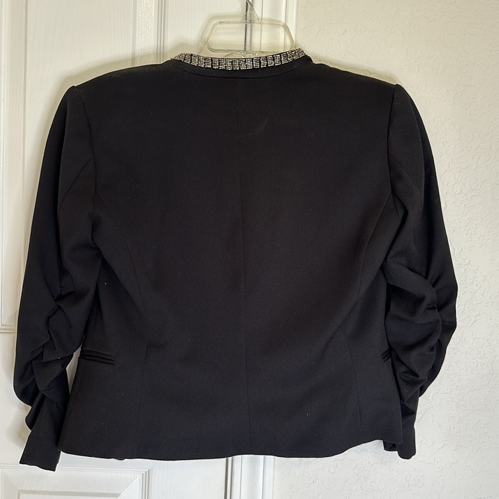 HM Jacket - Picture 2 of 8